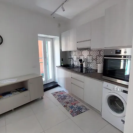 Da Batti Nel Centro Storico Ad Un Passo Dal Mare Apartman